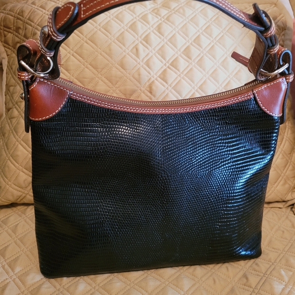 Dooney and Bourke handbag - Picture 2 of 9
